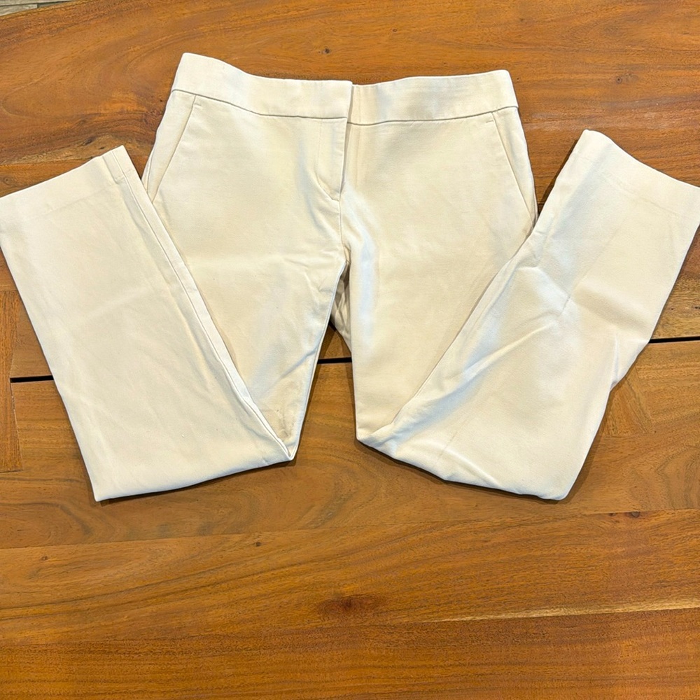 Ann Taylor Devin Fit Ankle Pants for Women in Cream. Size 0.